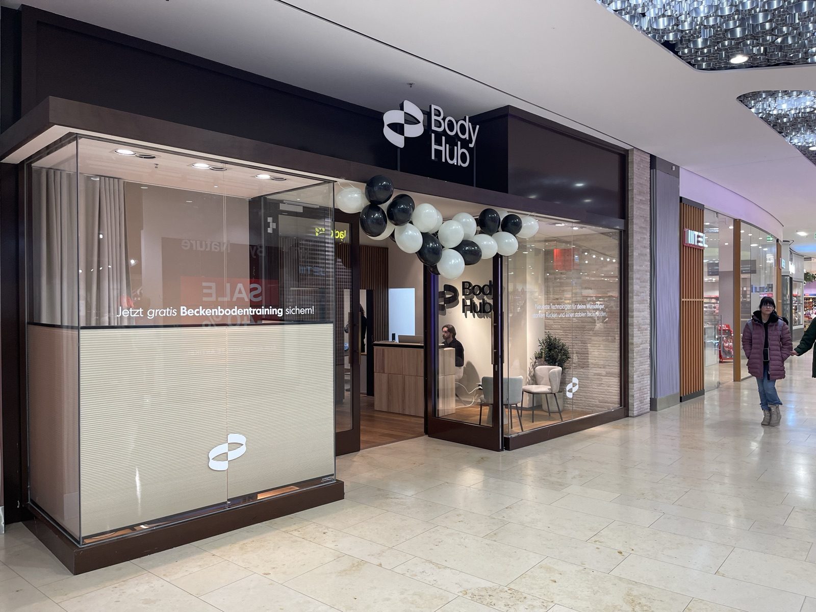 BodyHub Studio Eingang — Pasing Arcaden München
